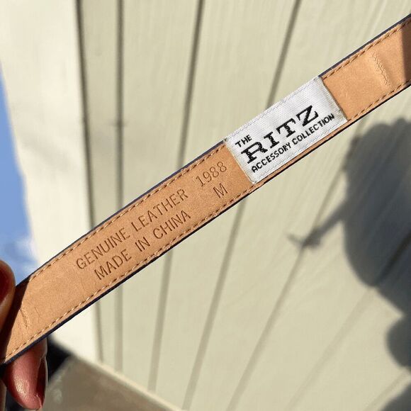 Vintage 1988 Ritz Collection Purple Leather Belt with Gold Buckle - Size M - Picture 3 of 7